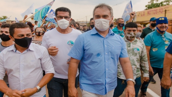 Durante caminhada na Baixada da Sobral, Minoru Kinpara destaca que falta gestão e planejamento na cidade de Rio Branco